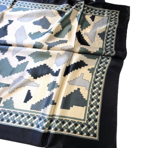 Cream and Green Scarf Light Long Rectangular - NEW - Picture 2 of 5